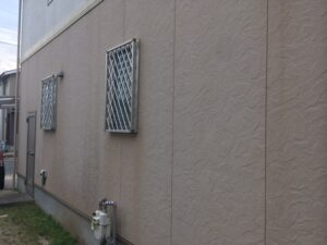 外壁の色あせ・退色が進んだ状態|鈴鹿市U様邸の調査写真